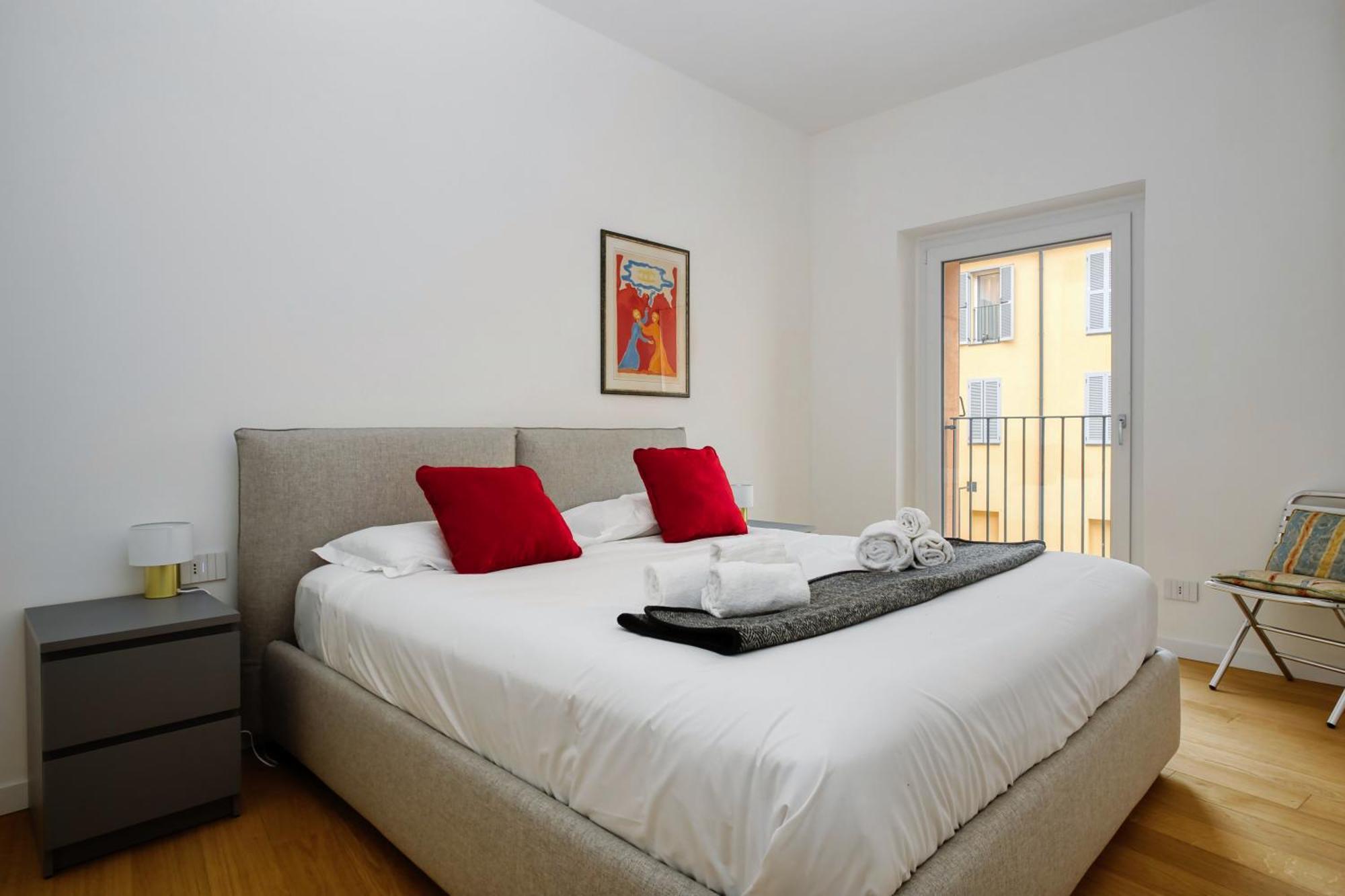 Domusmi Petrella 4 Milan