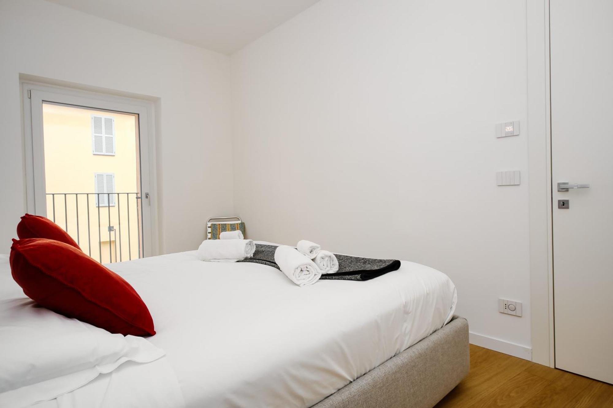 Domusmi Petrella 4 * Milan