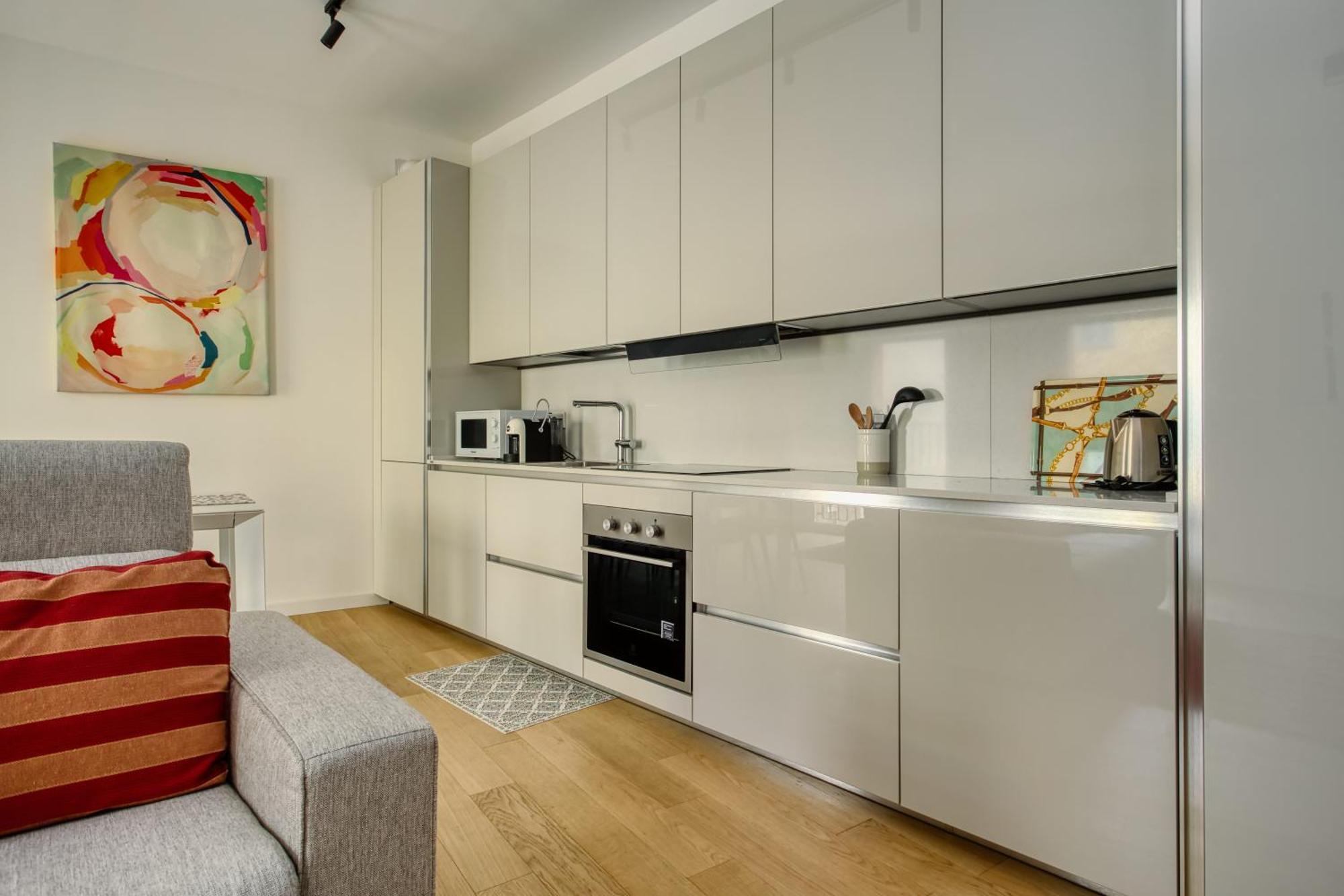 Domusmi Petrella 4 * Milan